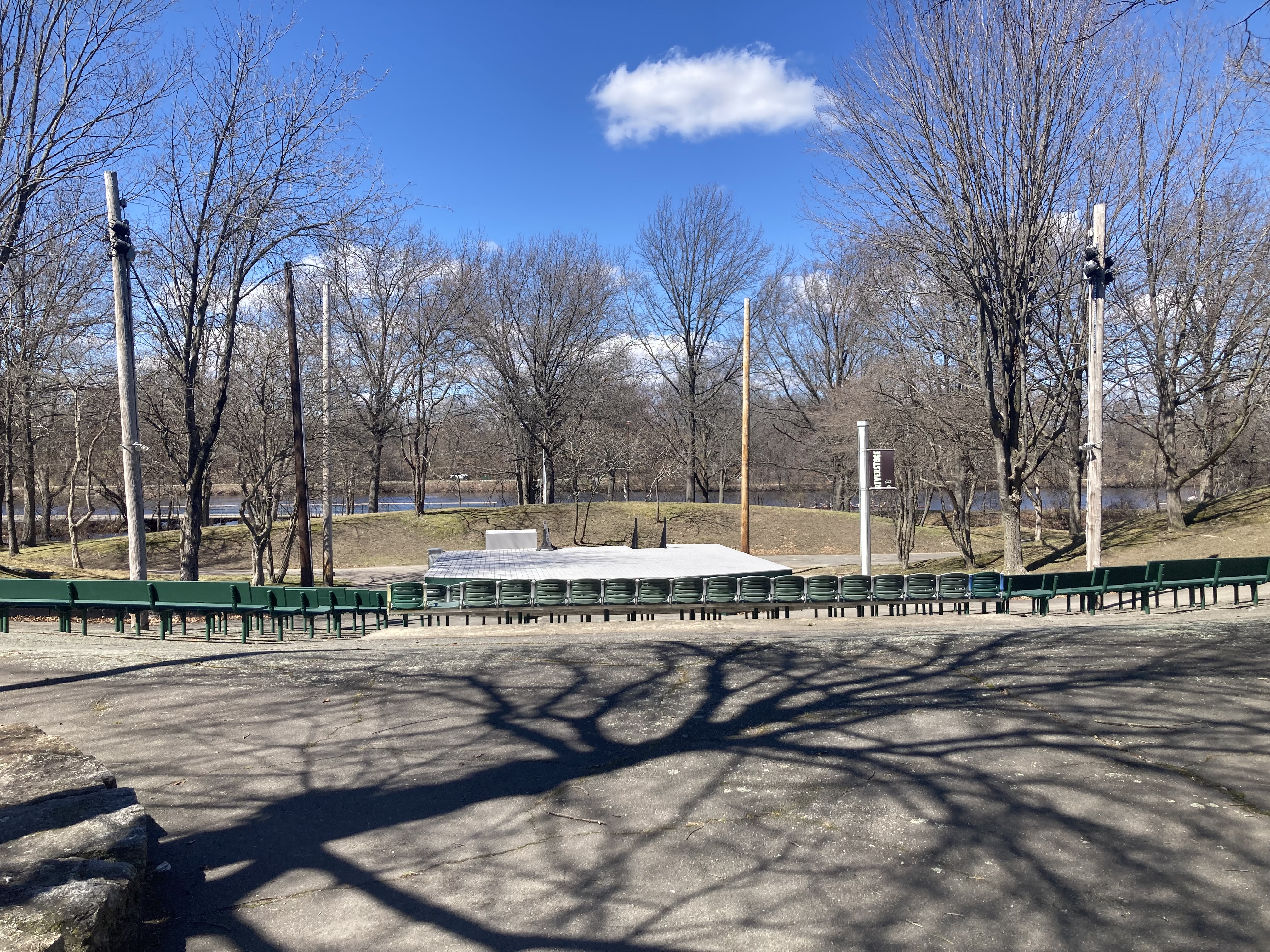 Look it's the amphitheater !